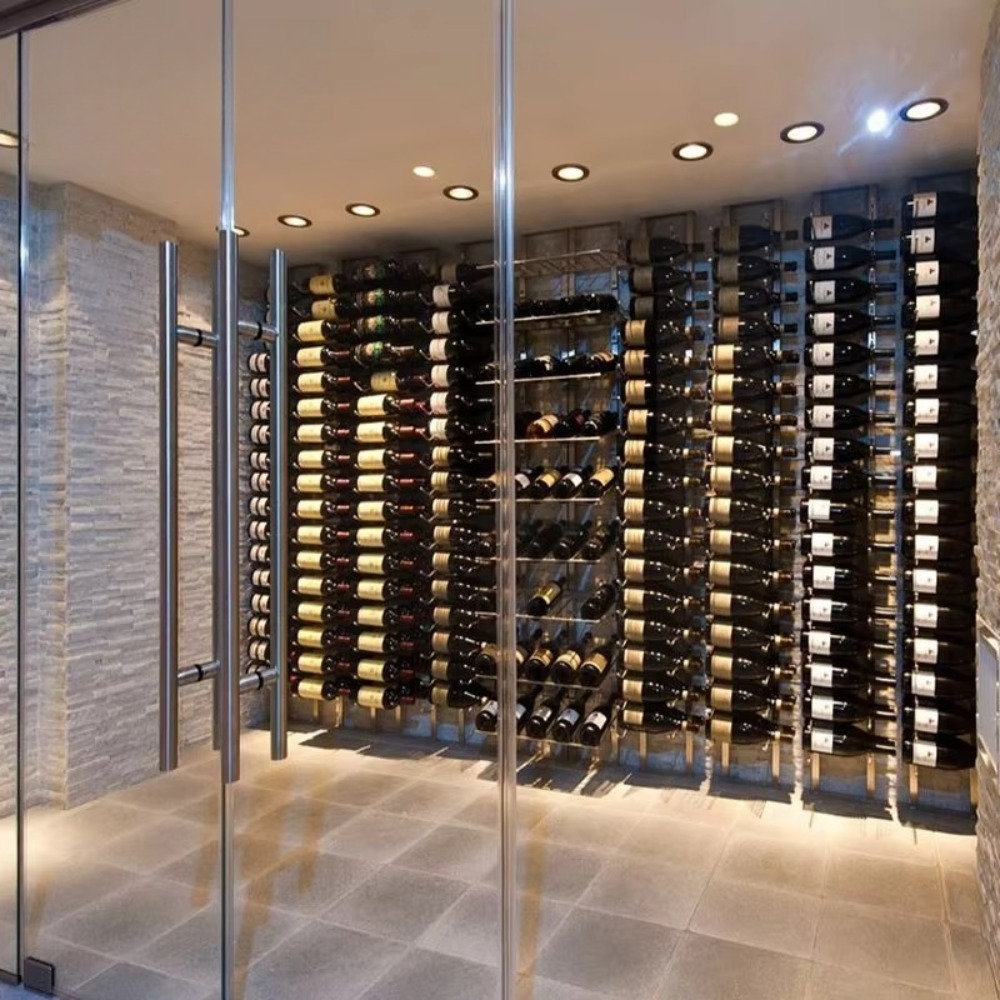 거실 바닥부터 천장까지 이어지는 와인랙 디스플레이, 모 - Wine & Beer Guayaquil 리뷰 및 가격